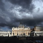 O lado sombrio da Igreja Católica: Poder e controle social. (Créditos: Gregorio Borgia/via AP News)