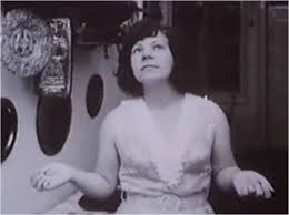 Annemarie no escritório de Sigmund Adam, em 1967. (Reprodução: Google)