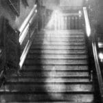 O mistério da Dama de Marrom: o fantasma fotografado em 1936. (Reprodução: ghostlypostcodes)