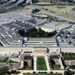 Segundo uma reportagem do New York Times, um programa secreto do Pentágono analisou relatos de OVNIs. Mas os vídeos relacionados levantam algumas questões. (Créditos: Bill Clark/CQ Roll Call/via Getty Images)